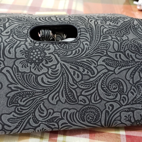 NWT Beautiful TAHARI Wallet; Gray/Black Colors; Lots of Pockets inside; $50. - Picture 6 of 9